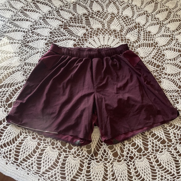 Lululemon burgundy shorts, size Large, great condition - Picture 1 of 5
